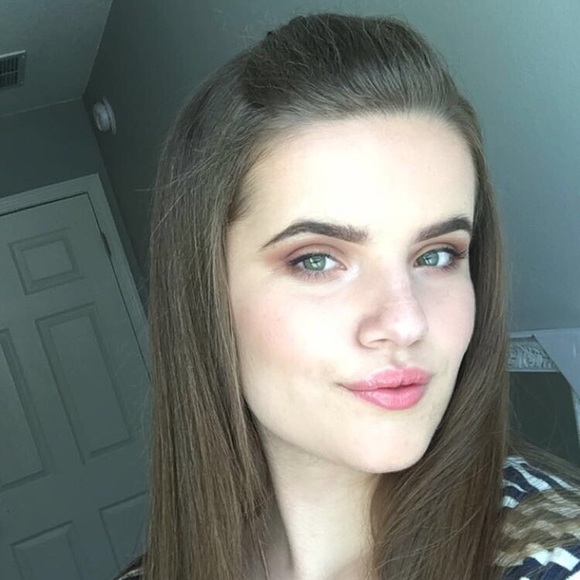 Meet your Posher, Kylie - Picture 6 of 8